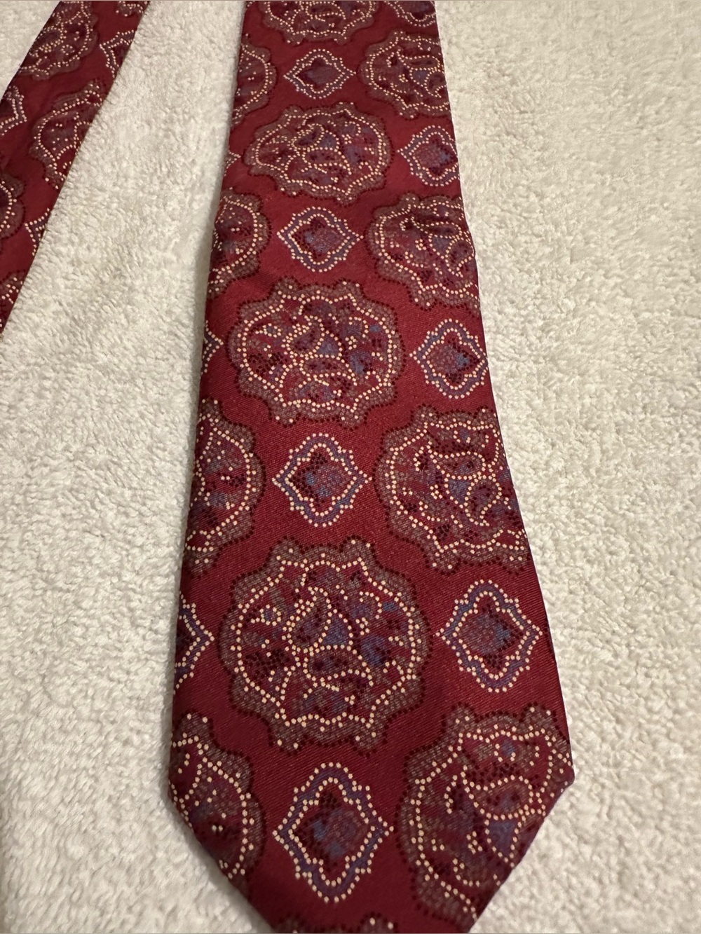 Christian Dior Burgundy Medallion Silk Tie Made USA Woven Italy 3” - Picture 4 of 6